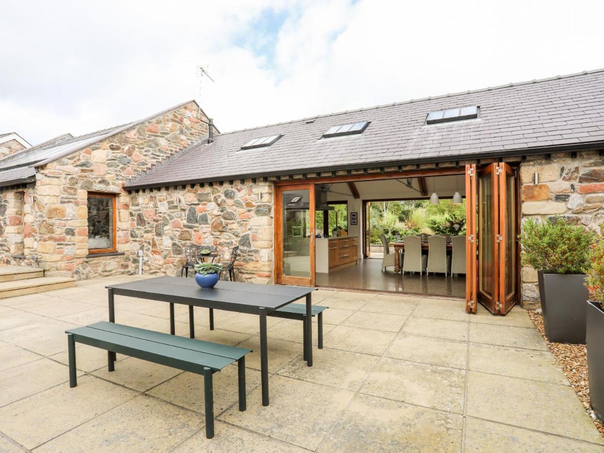 Villa Clynnog House Dwyran Exterior foto
