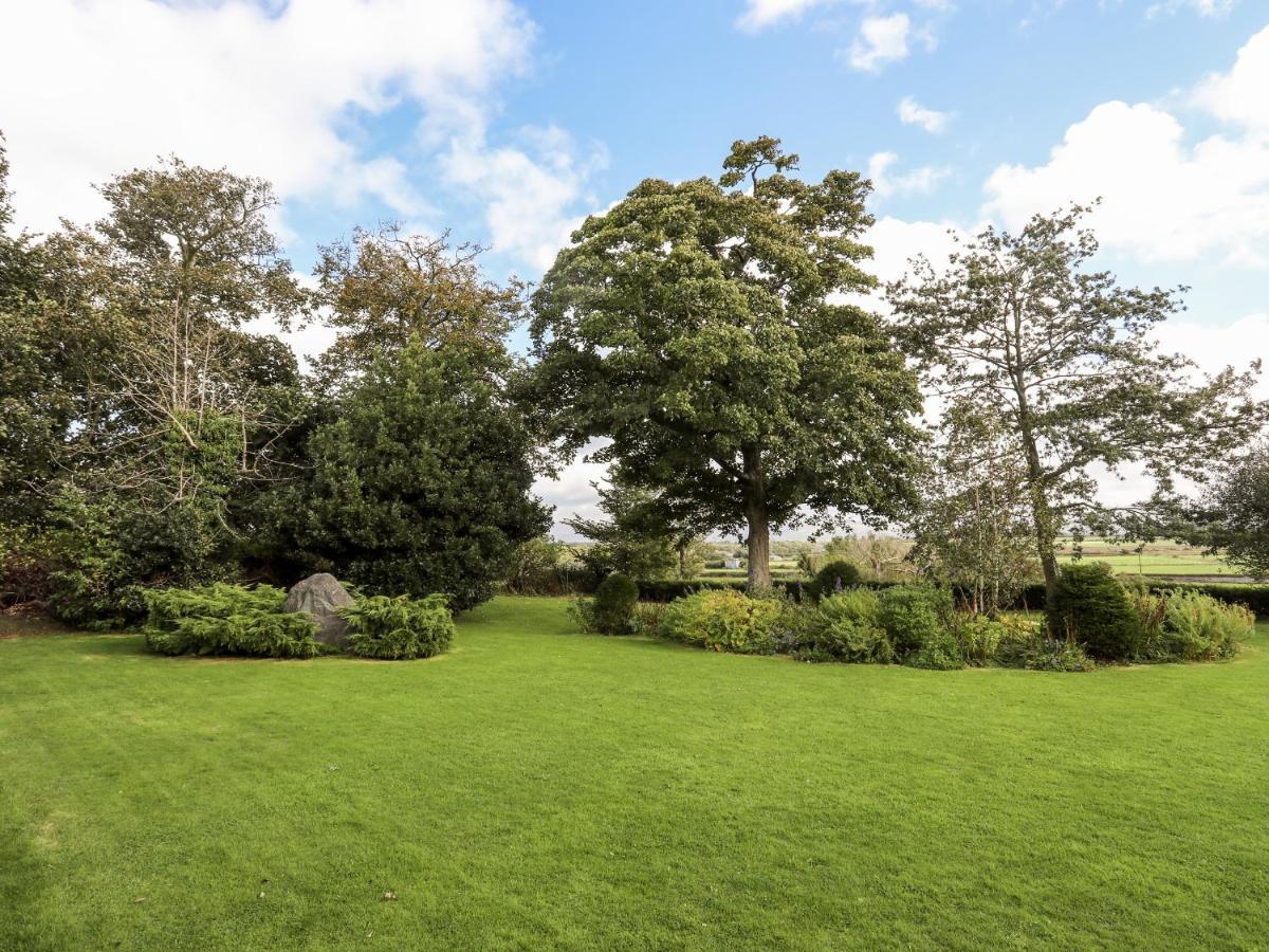 Villa Clynnog House Dwyran Exterior foto